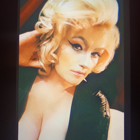 Meet your Posher, Marshae - Picture 1 of 3